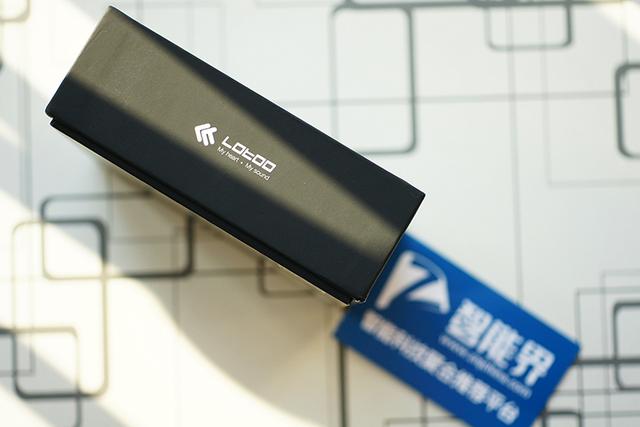 再见金钱，前往贫困村